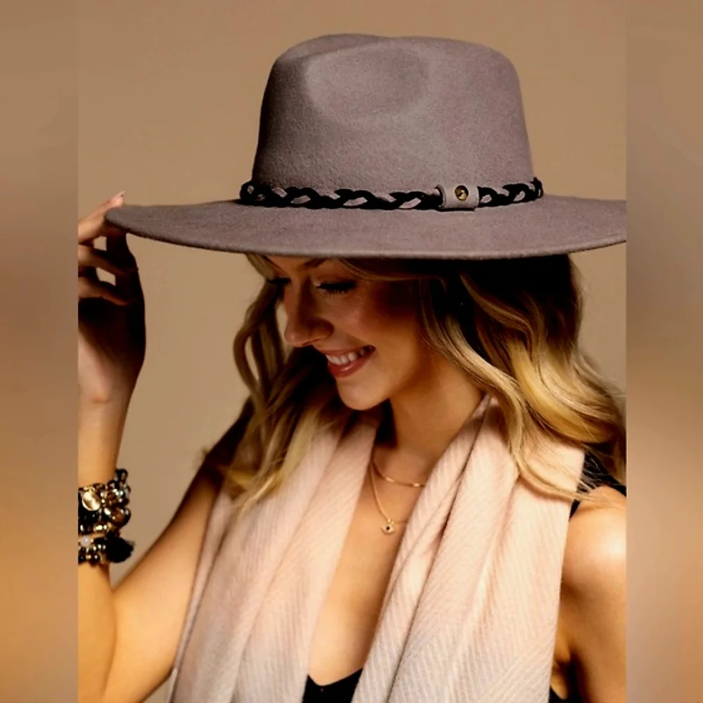 Elegant Gray Wide-Brim Hat - Picture 2 of 4